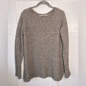 Athleta oversize sweater women’s medium top fuzzy warm shirt casual wear neutral